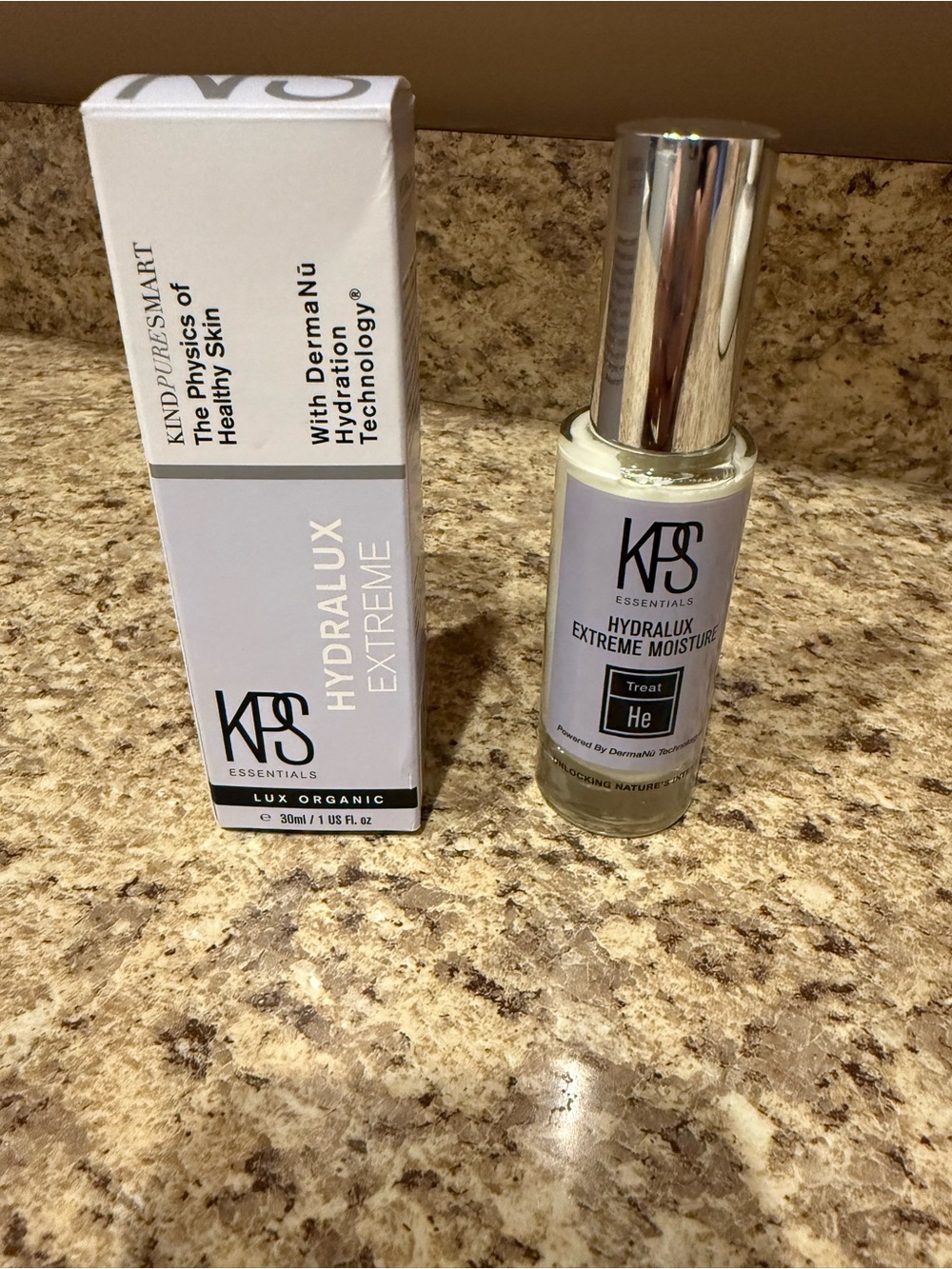 NEW in box Essentials Hydralux Extreme Moisture Serum - Light Lavender